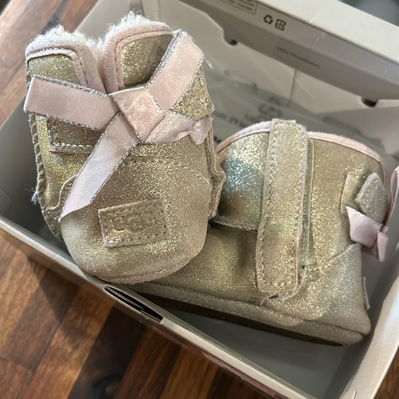 Baby UGGS - Picture 2 of 4